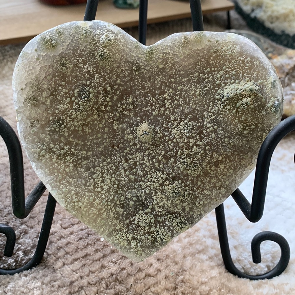 Amethyst flower heart